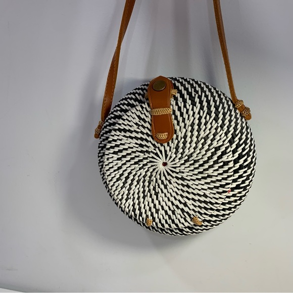 Anthropologie Black White Woven Rattan Circle Snap Round Purse Crossbody Bag - Picture 2 of 15